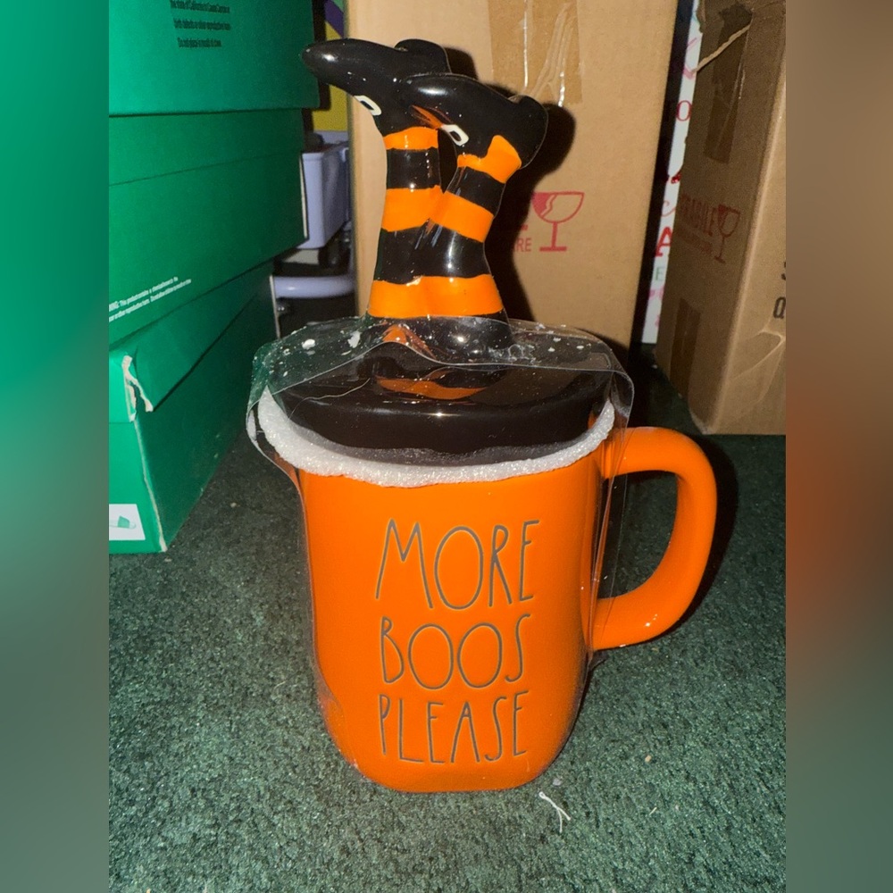 Rae Dunn Orange Artisan Mug with Witch Lid‎